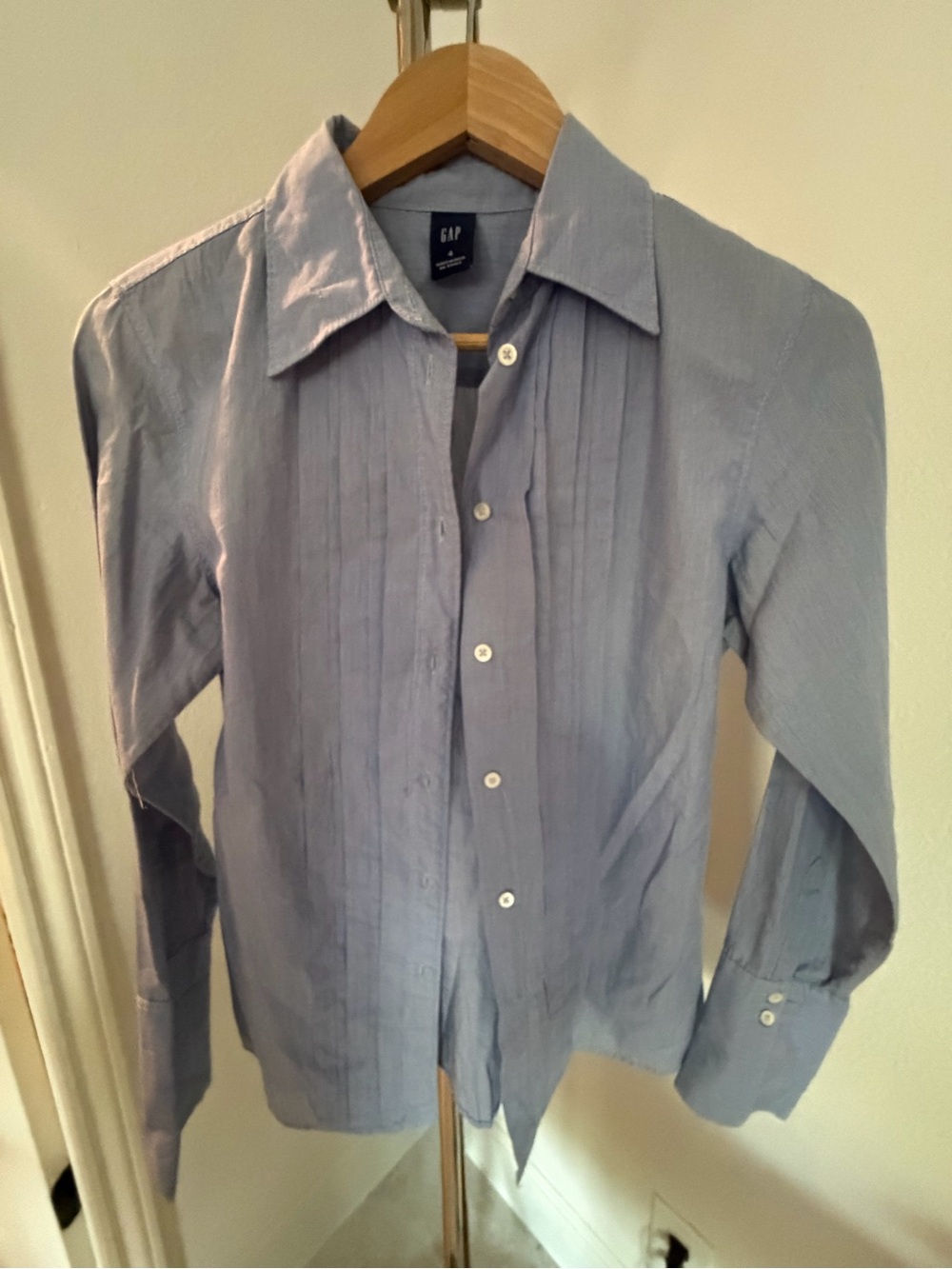 GAP Light Blue Women's Pintuck Button-Down Shirt